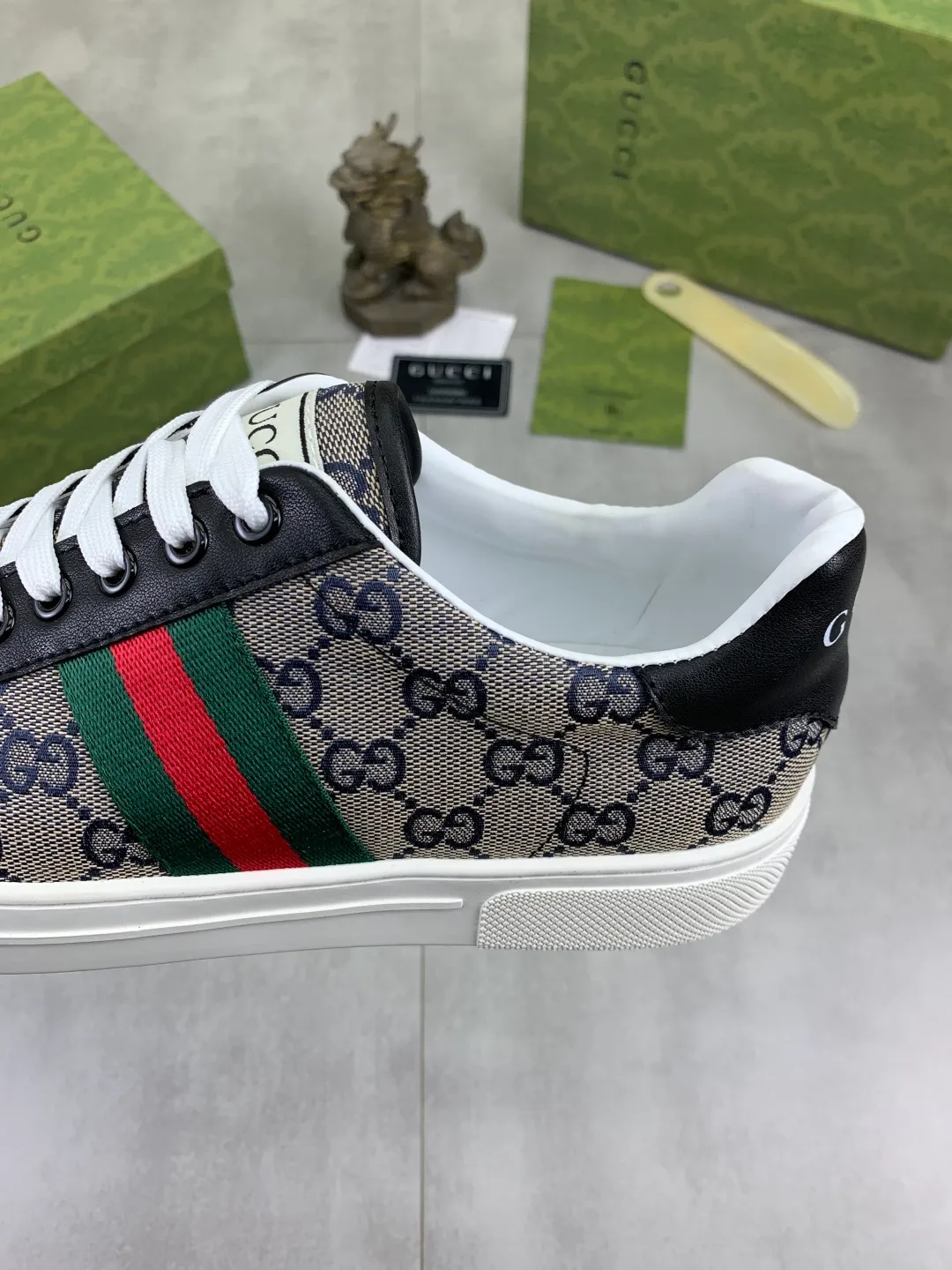 Men's men's shoes P400💰【New style】🆘 The latest model from Gucci's official website🎁Classic casual and fashionable men's shoes👟Hot style💥The style is simple and elegant, exclusive for trendy men. Unique official website's latest brand elements👑Gucci original decoration, fashionable and generous, the fabric is made of original soft calfskin➕Comfortable soft sheepskin lining ✅The official website specifies wear-resistant rubber outsole_full of elasticity, classic model taken in real life🎬Color: 2️⃣colors available😍Number: 38-44